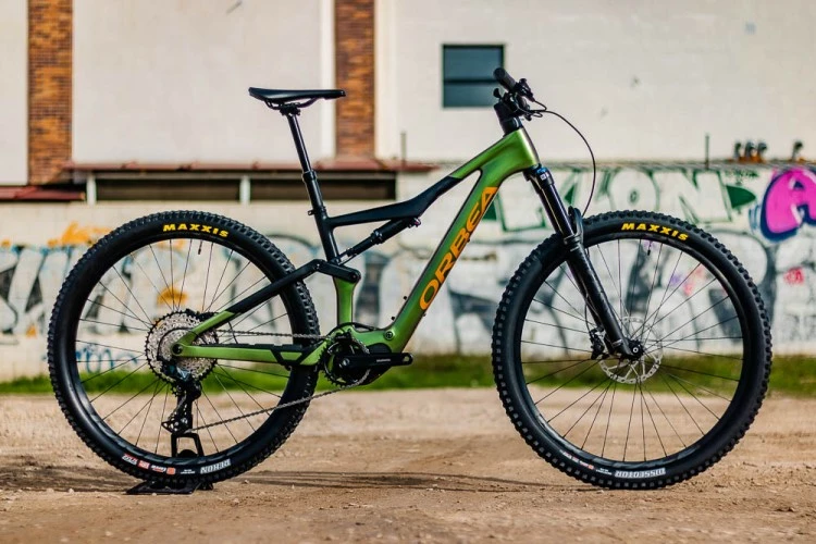BICICLETA ELÉCTRICA MONTAÑA DOBLE ORBEA RISE M20 2023