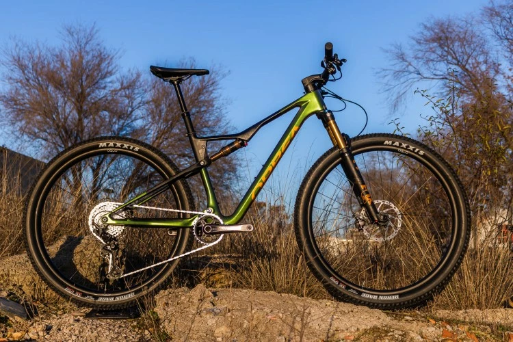 BICICLETA MONTAÑA DOBLE SUSPENSIÓN ORBEA OIZ M10 2023